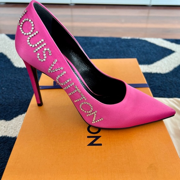 Louis Vuitton Pink Satin heels, Size 38 - Picture 2 of 5